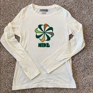 Nike Sportswear long sleeved shirt Size S (4-6)